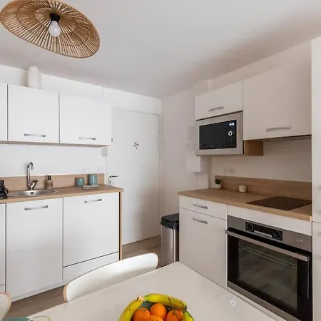 La Perle Du Port * Terrasse * Clim * A 5 Min * *